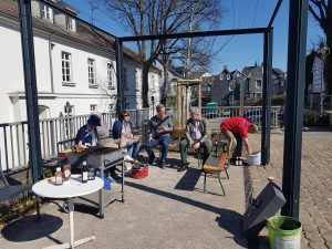 Dorfputz: Geselliges Grillen nach getaner Arbeit