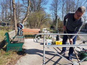 Dorfputz: Podest am ehemaligen Bahnübergang