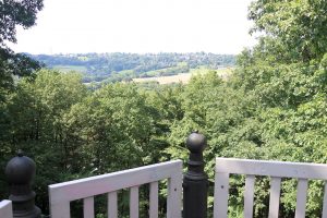 Balustrade am Adelenblick - fast wieder weiß